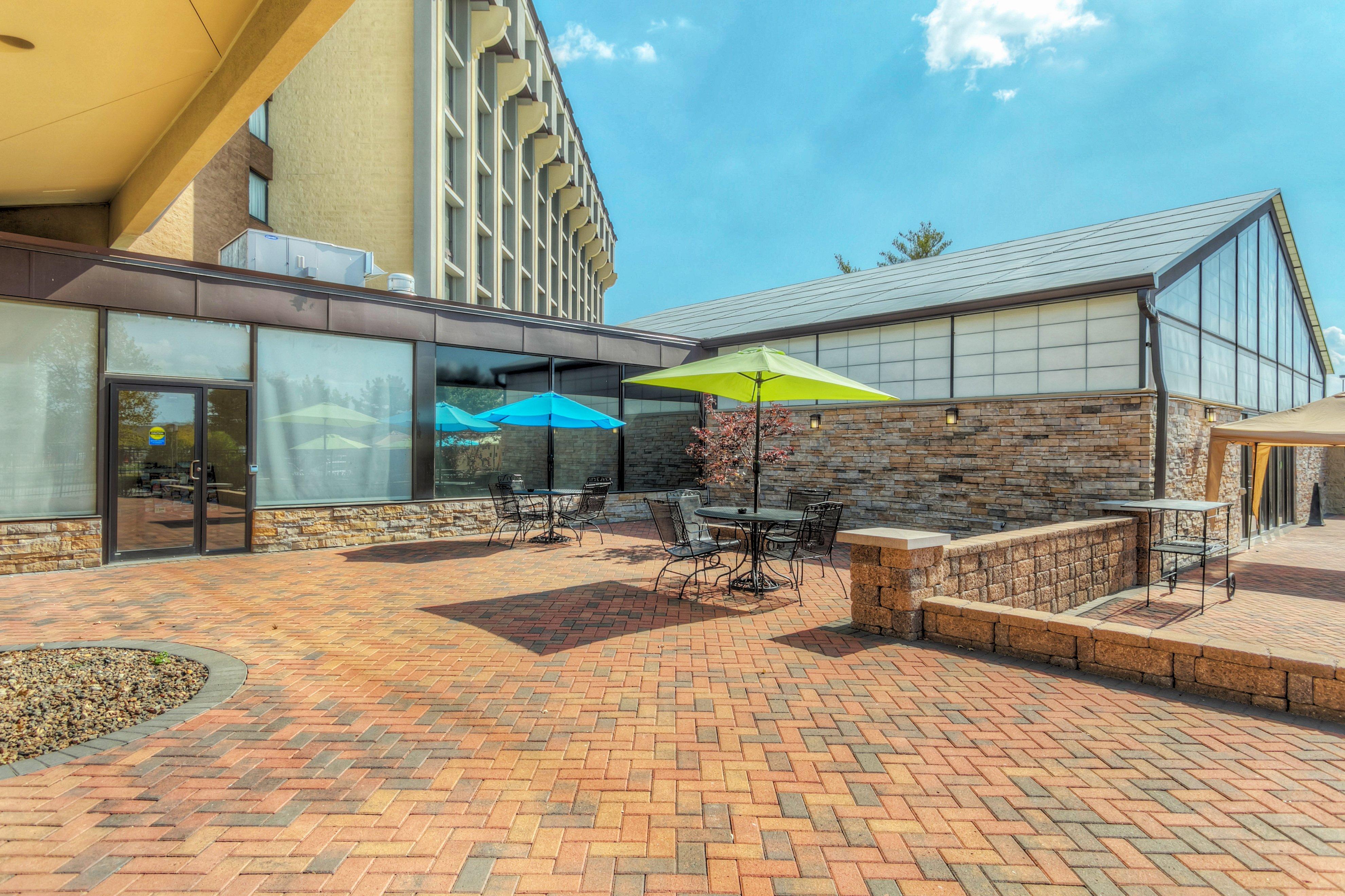 St. Louis Airport West Earth By Ihg 3*