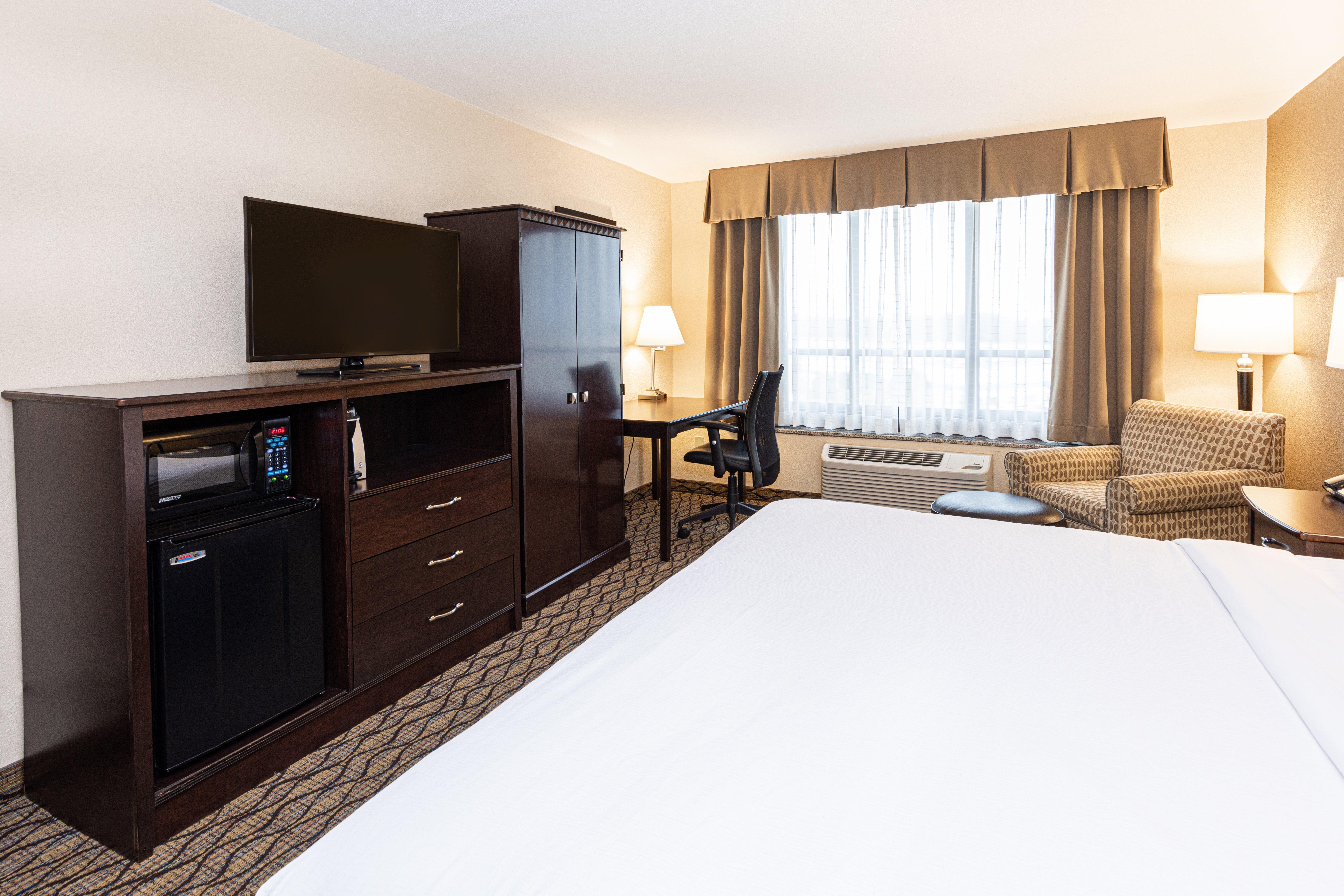 St. Louis Airport West Earth By Ihg Hotel